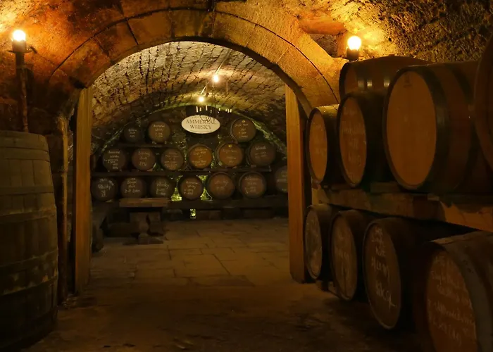 Отель - Lamm & Ammertal Brennerei *