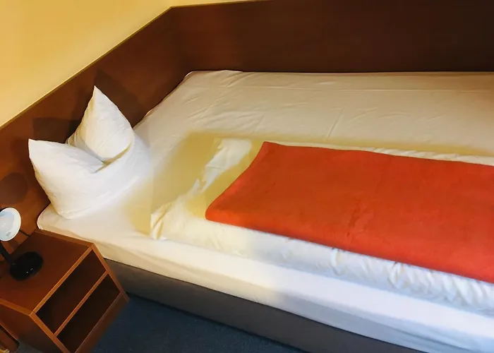 Отель - Lamm & Ammertal Brennerei Тюбинген